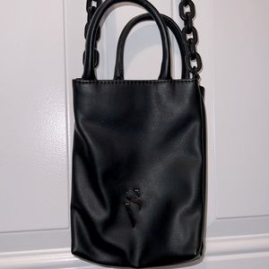 🚢 Simply Vera Wang Black Cross Body Mini Bag Cell Phone Purse